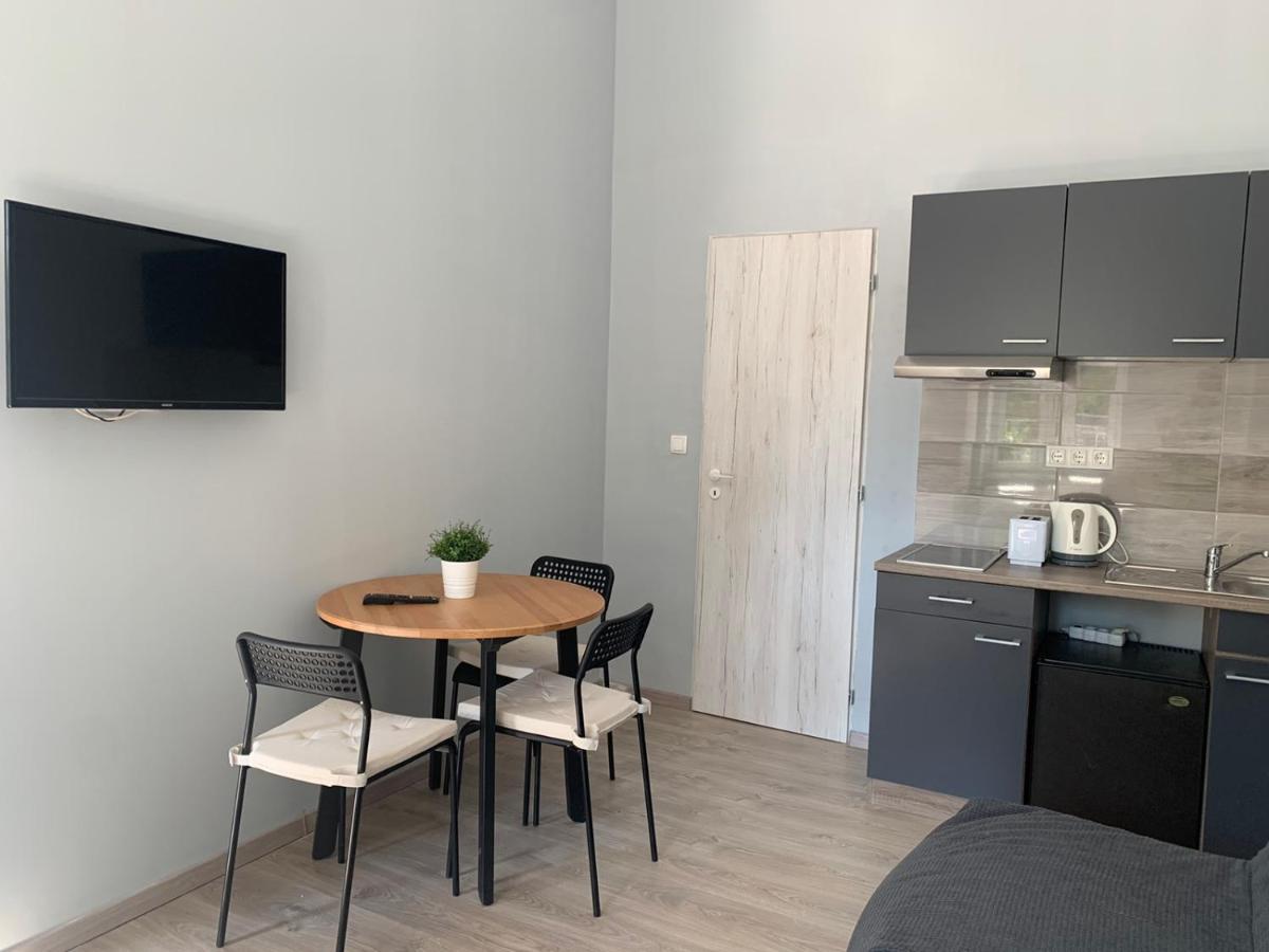Kinizsi Udvar Apartmanhaz Balatonboglar Exterior photo