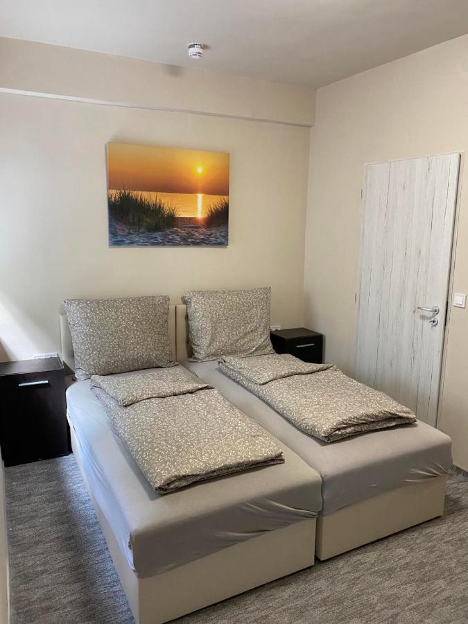 Kinizsi Udvar Apartmanhaz Balatonboglar Exterior photo
