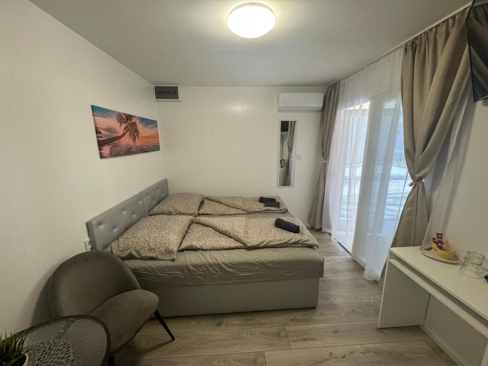 Kinizsi Udvar Apartmanhaz Balatonboglar Exterior photo