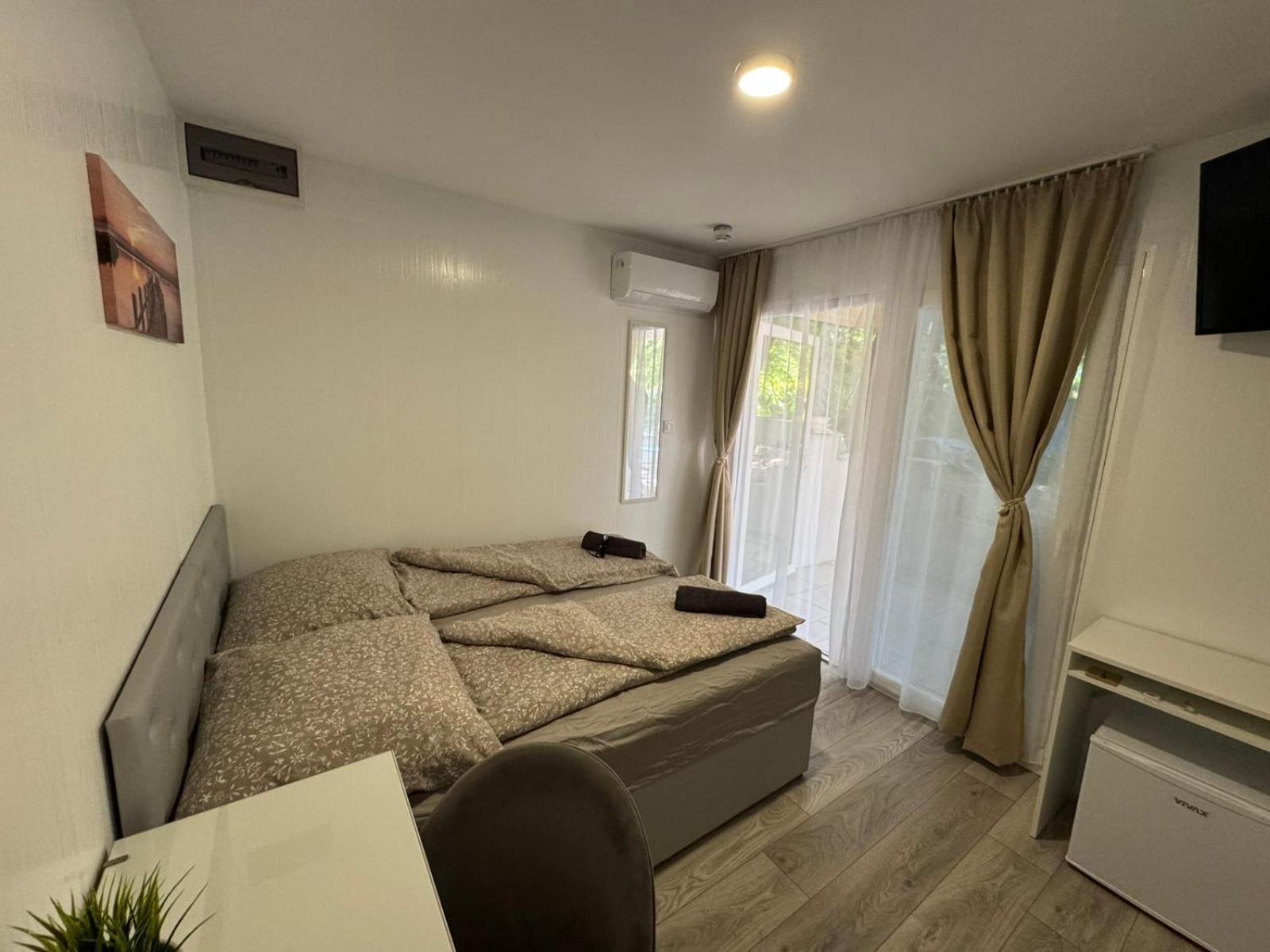 Kinizsi Udvar Apartmanhaz Balatonboglar Exterior photo